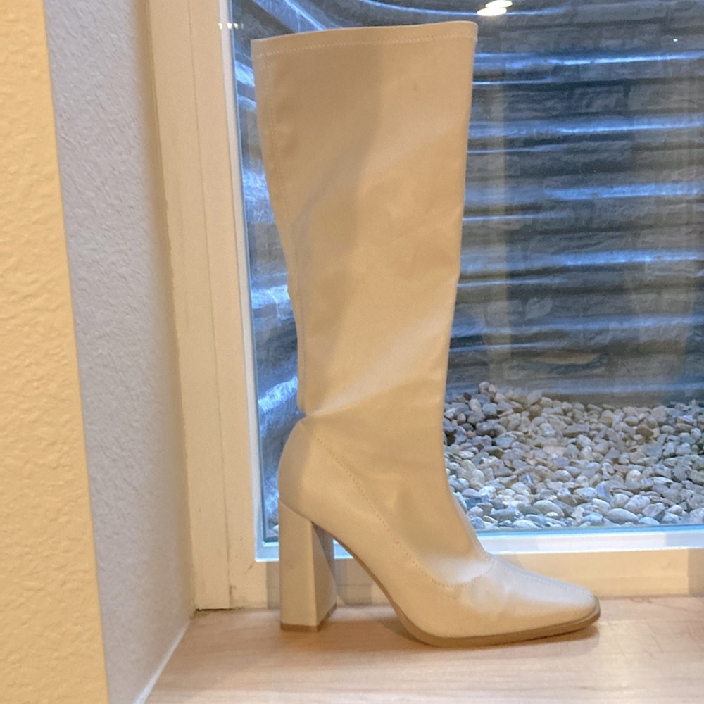 Knee high heeled boots. Off white. Lulus. Size 5.5